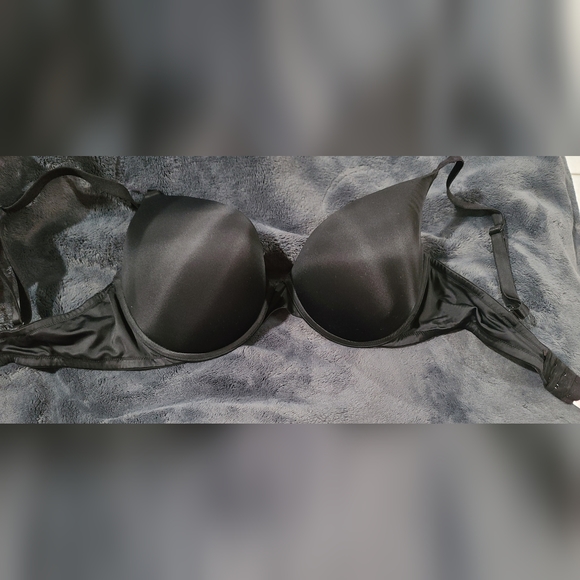 PINK Victoria's Secret Black bra with inner pink cups, new without tags, 36DD - Picture 2 of 4
